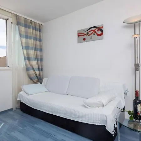 Apartment Dragica 1 *